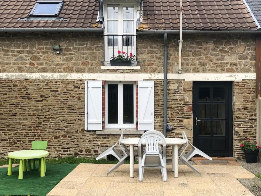 Appartamento La Team Familly Vue Sur Le Mont St Michel Pontaubault Esterno foto